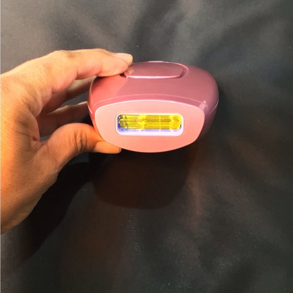 RoseSkinCo IPL Hair Removal Handset - Rose Gold - Picture 4 of 10